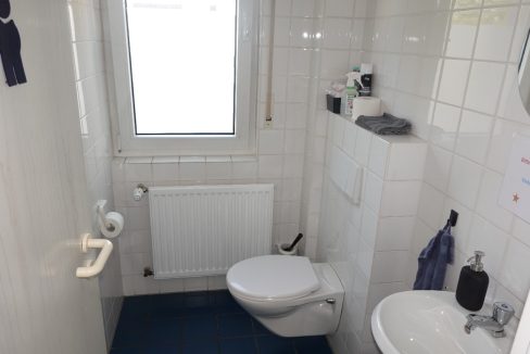 Personal-WC im Windfang