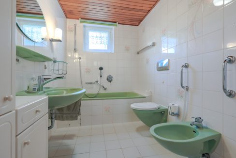 Badezimmer EG