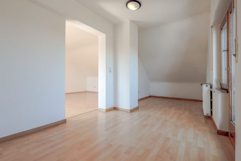 Durchgangszimmer DG