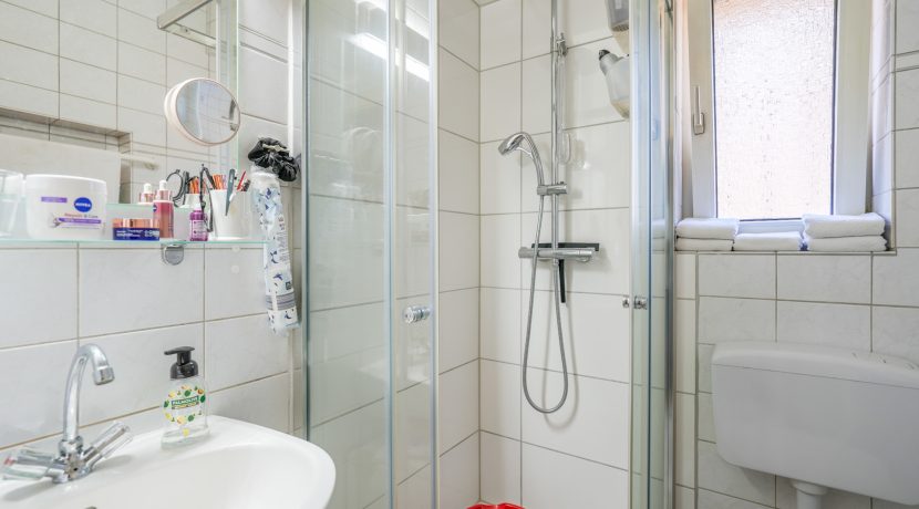 Badezimmer EG
