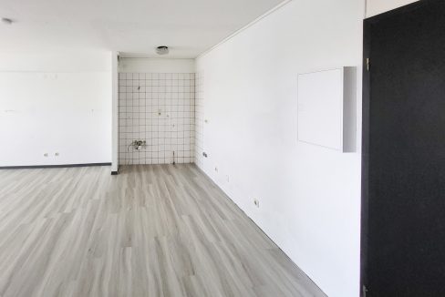 Wohnzimmer mit Kochnische