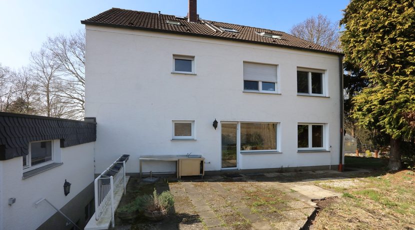 Feldrand / Ostseite EG Terrasse