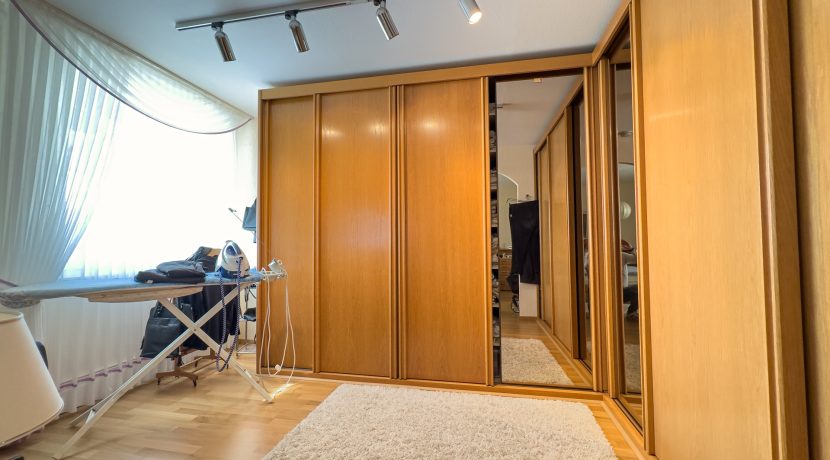 EG Ankleide / Kinderzimmer