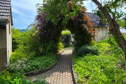 Weg in den Garten
