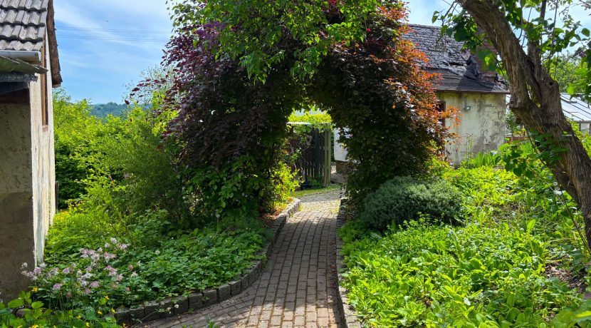 Weg in den Garten