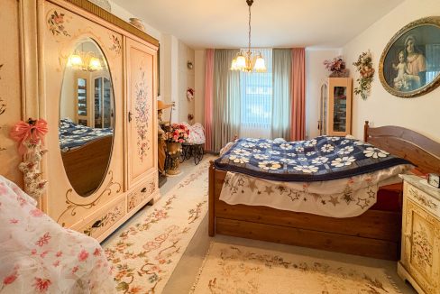 Schlafzimmer (EG)