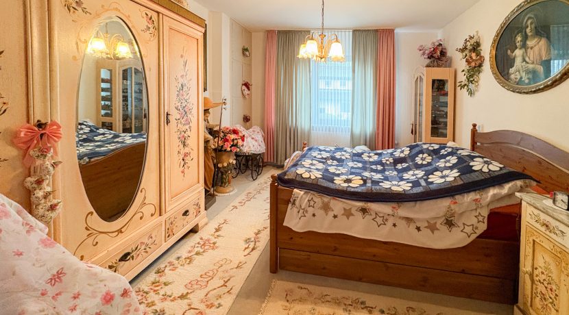 Schlafzimmer (EG)