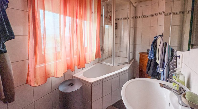 Badezimmer (OG)