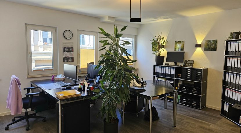 Büro 1