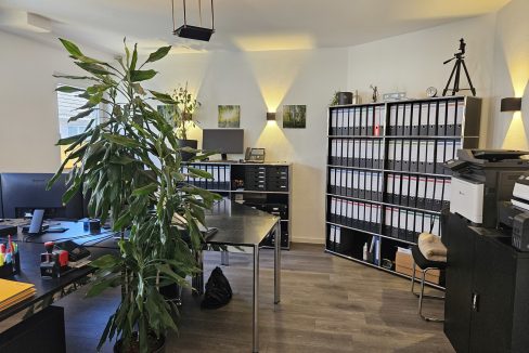 Büro 1