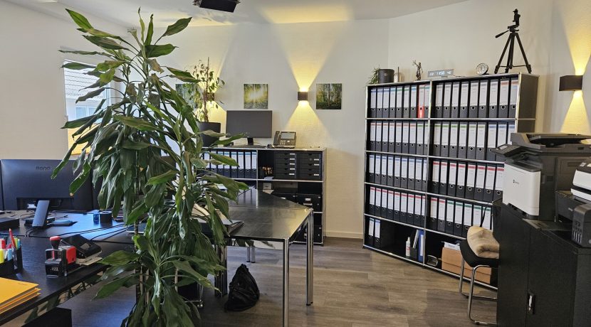 Büro 1