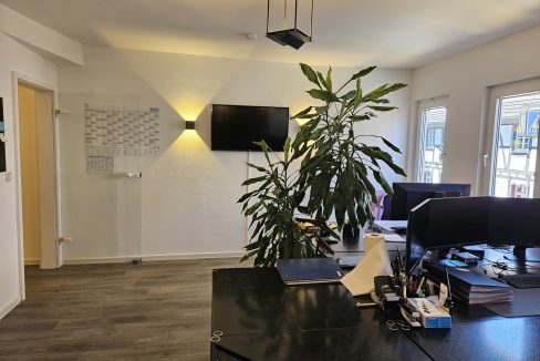 Büro 1