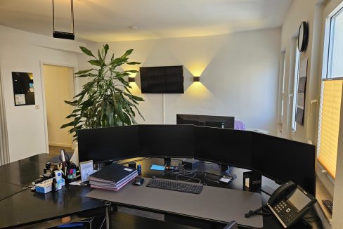 Büro 1