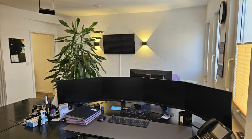 Büro 1