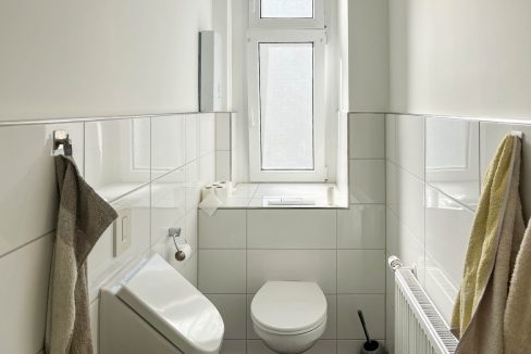 separates WC