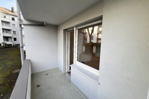 Überdachter Balkon
