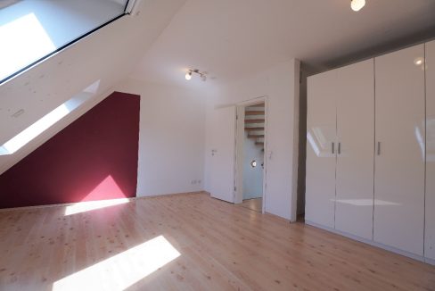 Erstes Schlafzimmer im DG