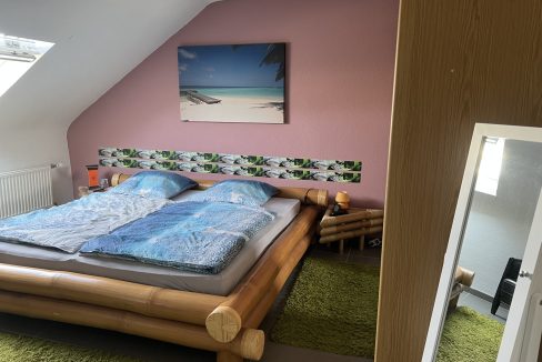 Schlafzimmer 1