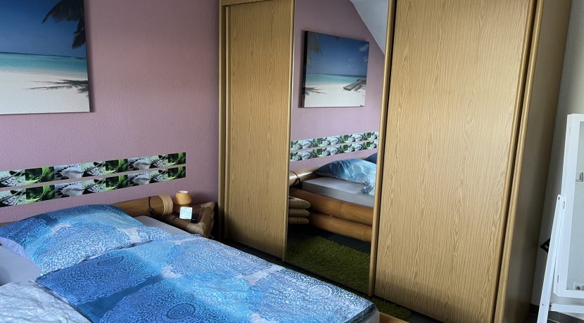 Schlafzimmer 1