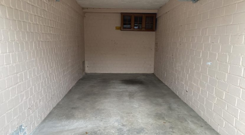 Garage 2