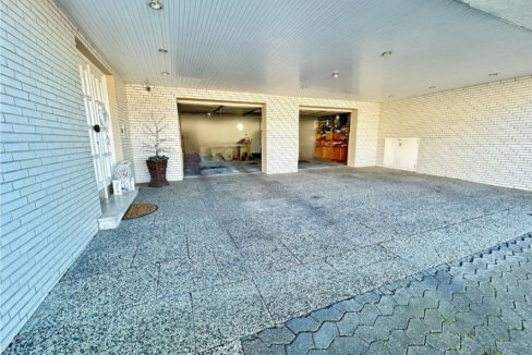 Doppelgarage im Haus UG
