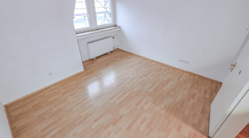 Zimmer 2 OG