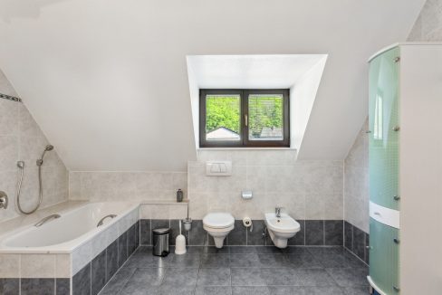 Badezimmer 1