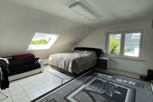 Schlafzimmer DG