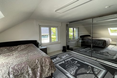 Schlafzimmer DG