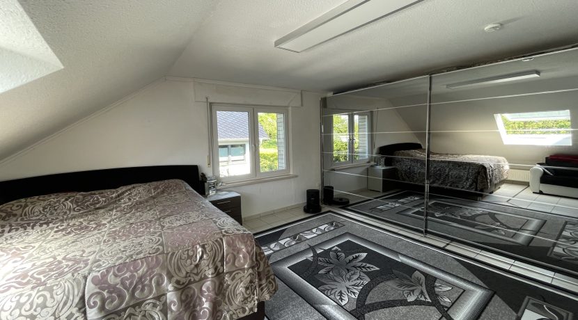 Schlafzimmer DG