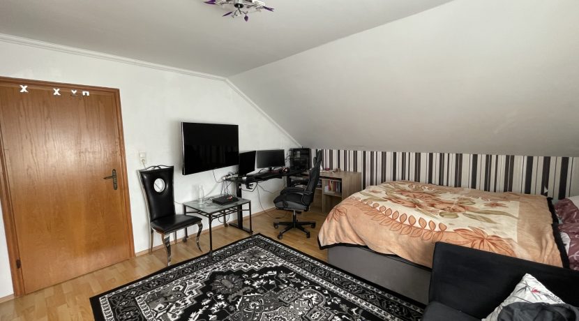Schlafzimmer 2 DG