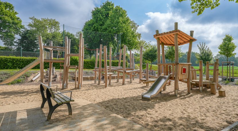 Spielplatz um die Ecke