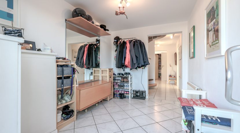 Garderobe EG