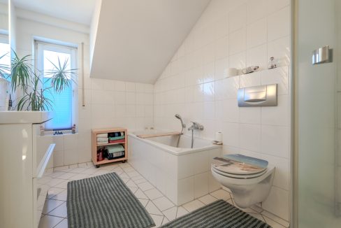 Badezimmer DG
