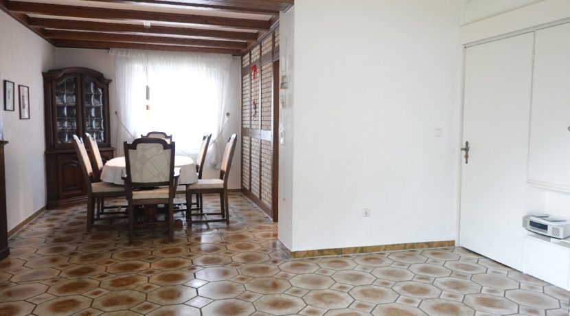 Das ca. 25 m² große Esszimmer...