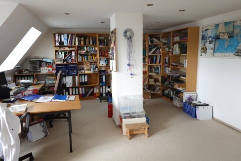Das Arbeits-/ Gästezimmer im DG