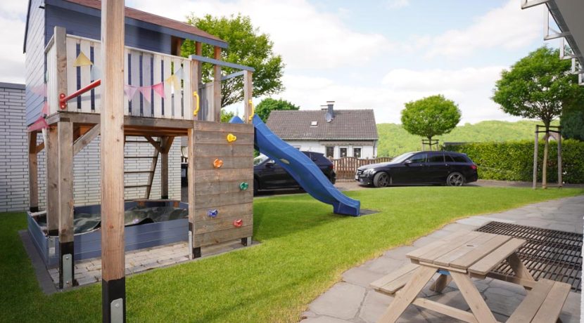 Gartenbereich mit Spielbereich