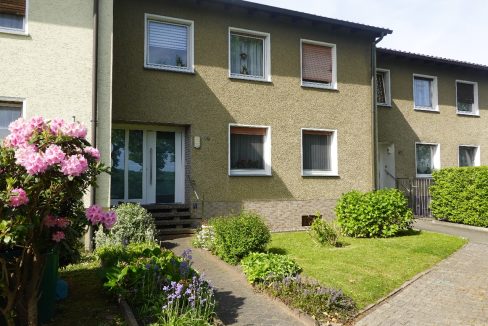 Hauszugang mit Vorgarten