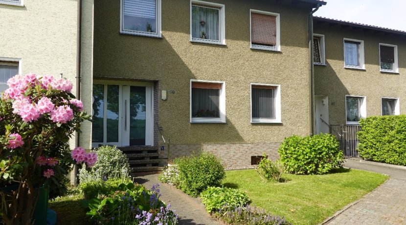Hauszugang mit Vorgarten