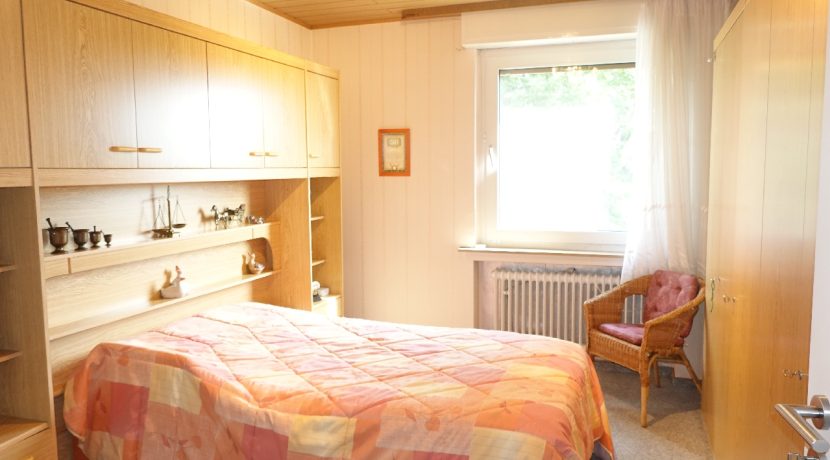 ...Schlafzimmer sowie...