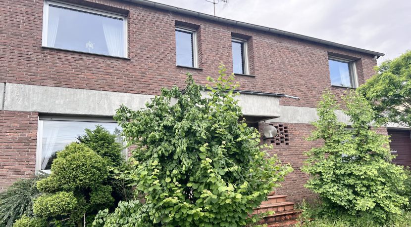 Straßenansicht