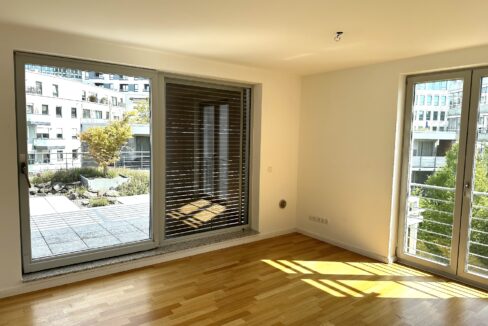 Schlafzimmer mit großer Terrasse