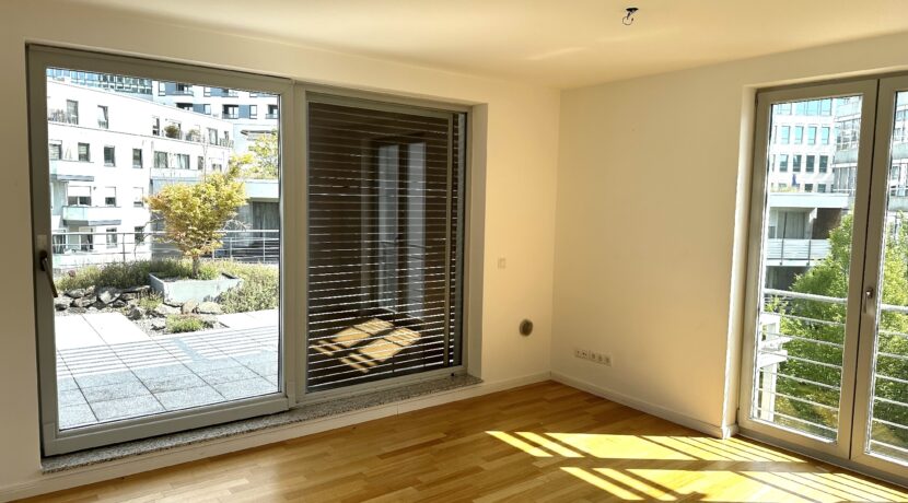 Schlafzimmer mit großer Terrasse