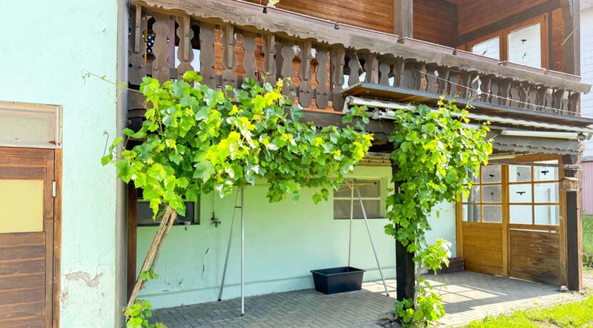 Balkon und überdachte Terrasse