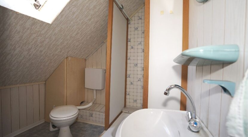 DU-WC im ausgebauten Satteldach