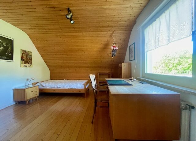 Schlaf-/Kinder-/Gäste-/Arbeitszimmer