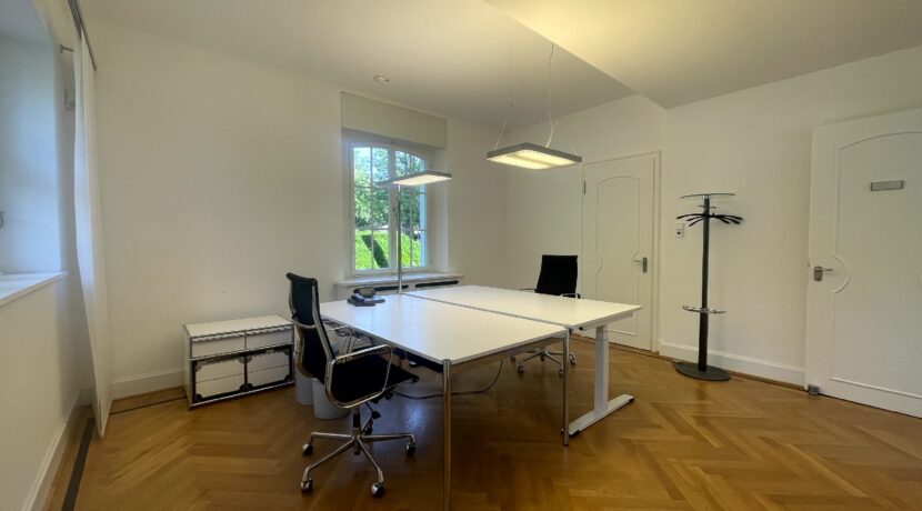 Büro EG