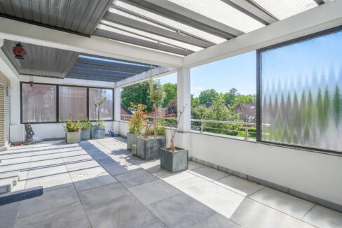 Überdachter Balkon 2. OG