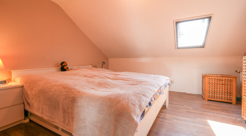 Schlafzimmer DG