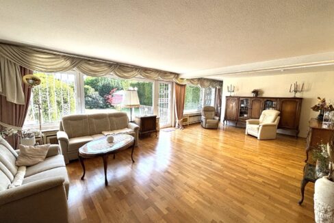 EG-Wohnzimmer mit Terrasse